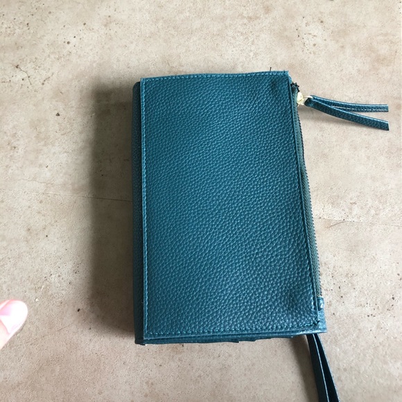 2 wallets - Picture 8 of 8